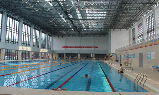 游麻豆三级高潮性爱片游泳