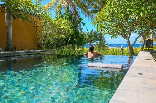 别墅游麻豆三级高潮性爱片