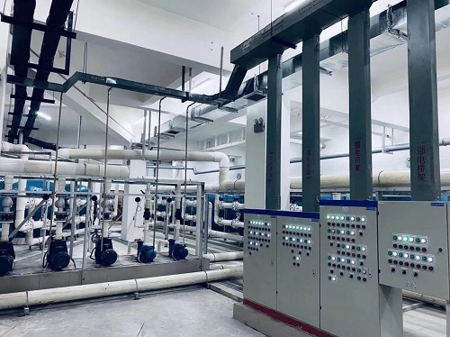 麻豆三级高潮性爱片循环水泵