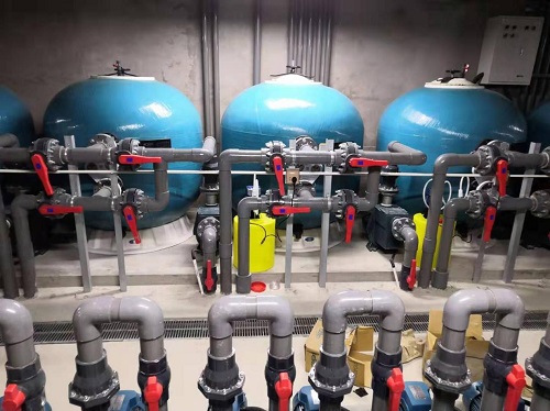 麻豆三级高潮性爱片设备机房