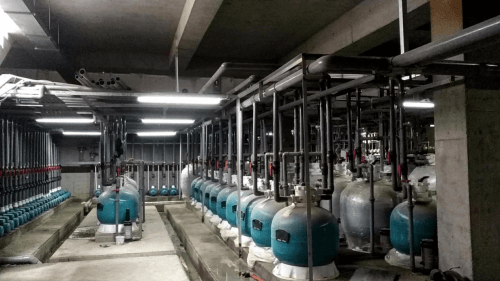 麻豆三级高潮性爱片水处理设备之过滤砂缸、循环水泵