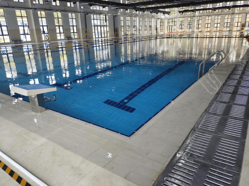 室内麻豆三级高潮性爱片