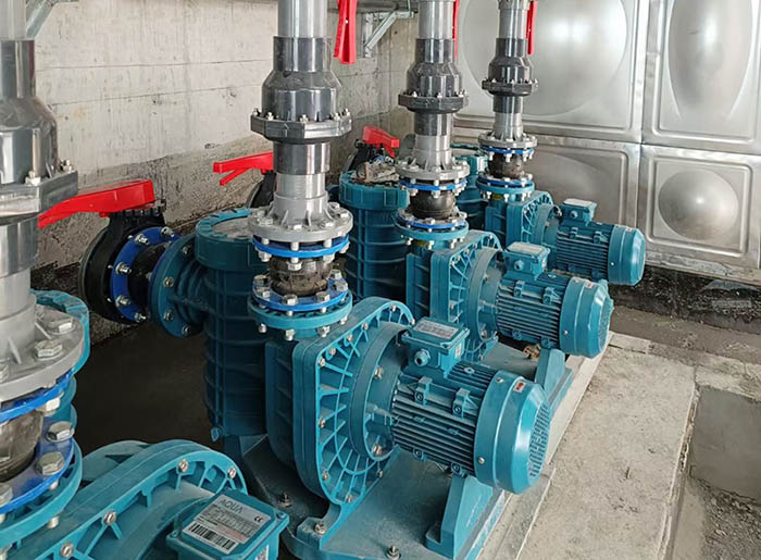 麻豆三级高潮性爱片水泵