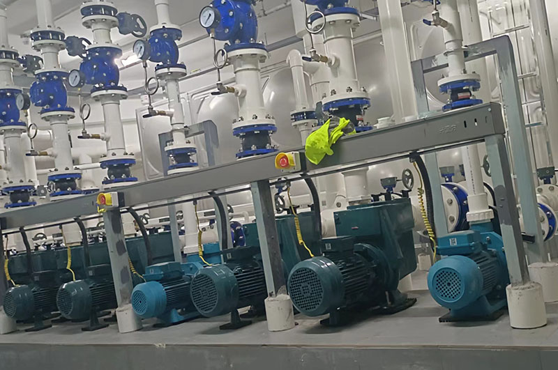 麻豆三级高潮性爱片循环水泵