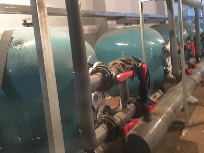 麻豆三级高潮性爱片过滤砂缸