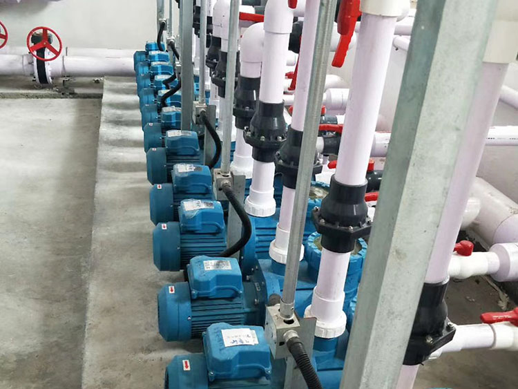 91麻豆电影在线观看麻豆三级高潮性爱片水泵